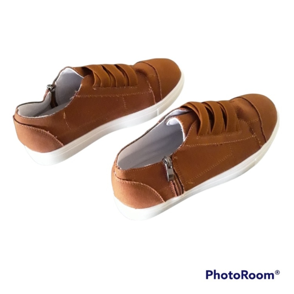 Light Brown slip on tennis shoes sneakers no tie laceless Size 40( Fits 8-8.5)